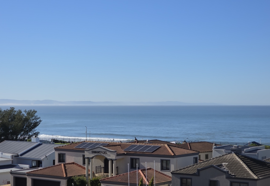 7 Bedroom Property for Sale in Wavecrest Eastern Cape